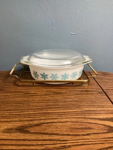 VTG Pyrex Turquoise Snowflake Casserole Dish 1-1/2 Quart #043 With Lid & Cradle