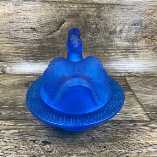 Vintage Westmoreland Blue Glass Duck on Water Covered Dish Two Small Chips - Picture 6 of 18