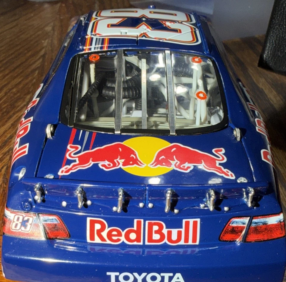 Brian Vickers #83 Red Bull 2007 Totota Camry Owners Elite Collection Diecast Foto 3 de 4