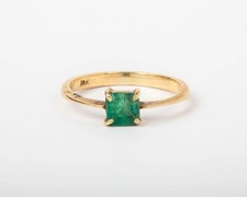 Bague en or jaune (750 millièmes) sertie d'une émeraude carrée TDD:48 Poids 1,6g