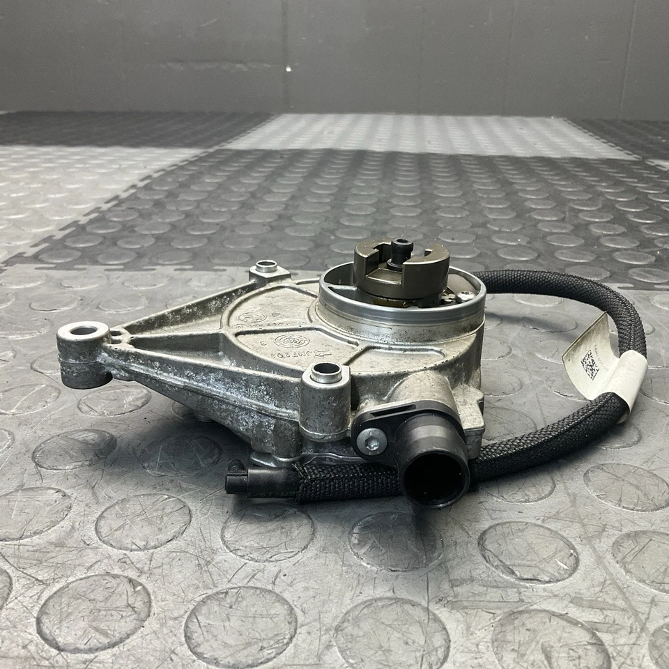 BMW X3 N20 2013-2017 2,0 litros motor bomba de vacío OEM Foto 4 de 4