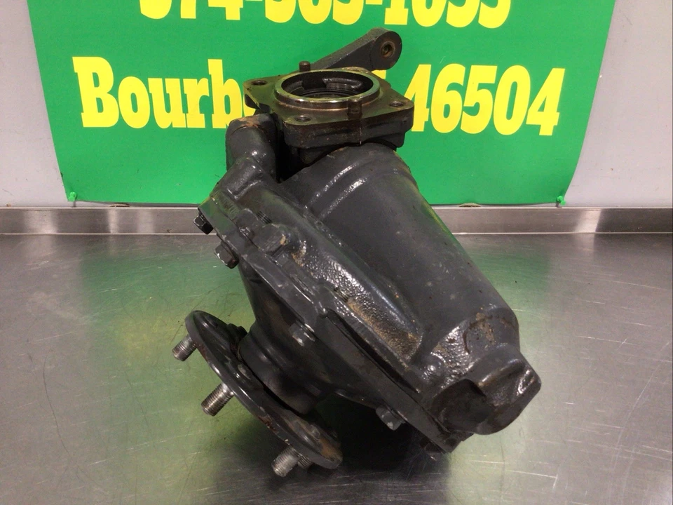 Husillo de buje delantero izquierdo Kubota B3200 LH Foto 2 de 4