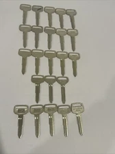 23 - Toyota Curtis ilco USA Mixed Lot Of Ignition Uncut Key Blanks *READ