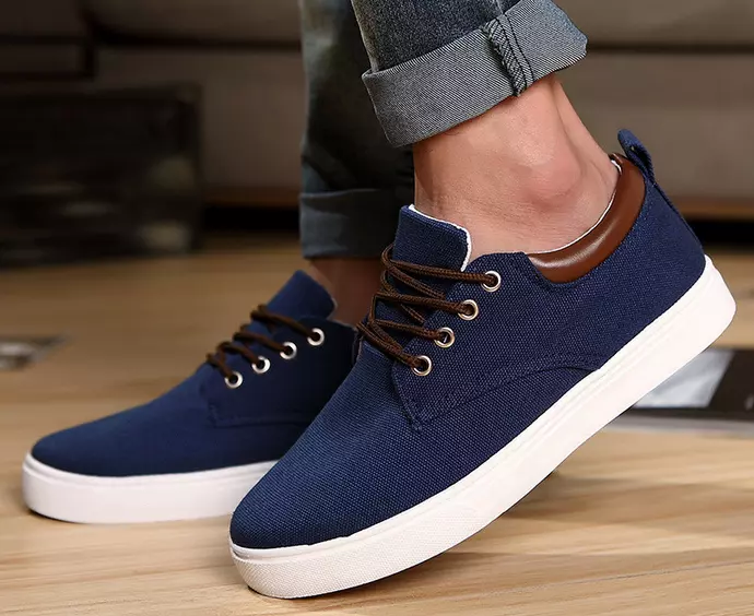 New Men Fashion Sneakers Casual Canvas lace up youth men fashion Shoes Athletic