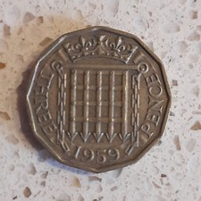 Threepence 1959 Elizabeth II See Photographs.