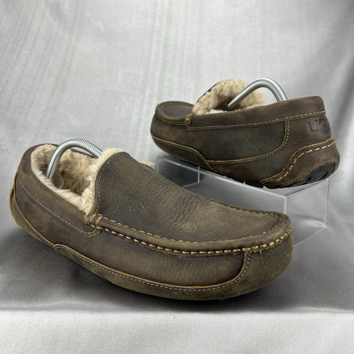 UGG Slippers Men display picture 2
