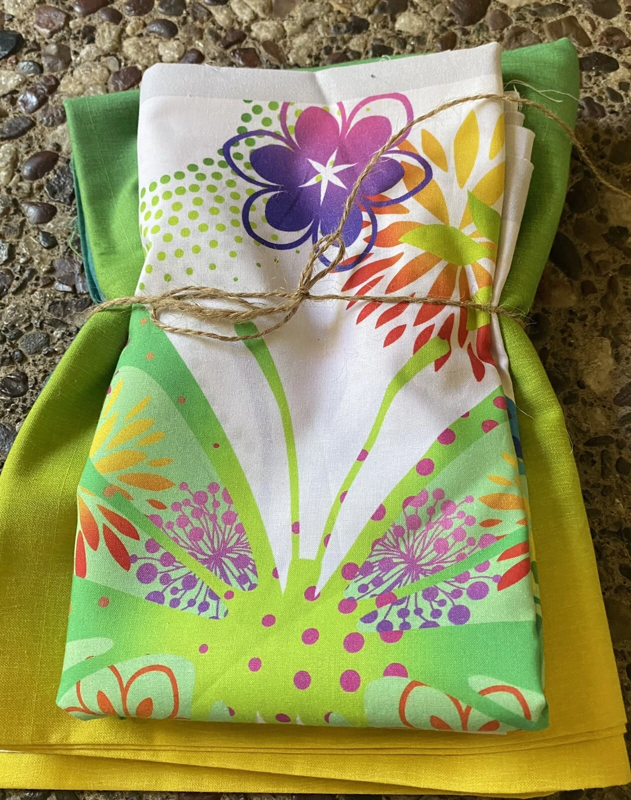 Fabric Lot Garden II Butterfly Brights PANEL Jason Yenter / #11216 Ombre Daiwabo - product detail image 3