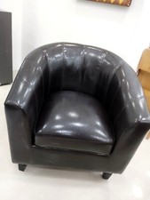 Poltrona a Pozzetto in Ecopelle Poltrona Elegante (SOLO NERA)