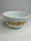Vintage Pyrex Golden Butterfly 1.5Qt White Mixing Bowl 402