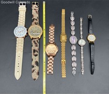 7 Stück gold- & silberfarbene Damenuhren mit Metallarmband---ZUR REPARATUR