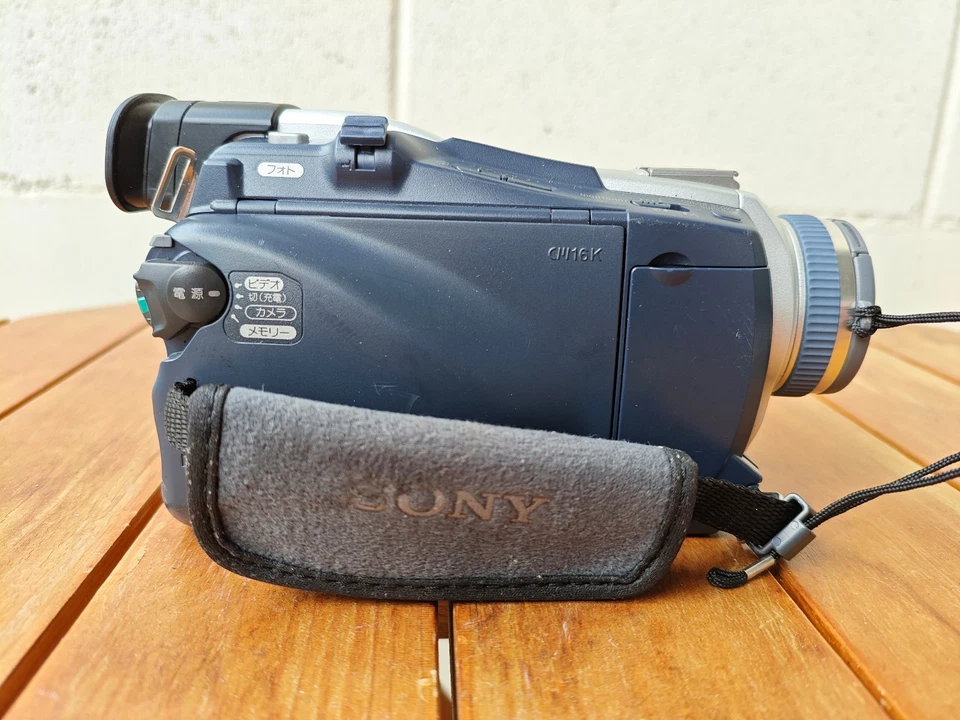 Sony DCR-TRV18 Mini DV Camcorder Nightshot DCR TRV Tested Duties Included - Image 3 of 4