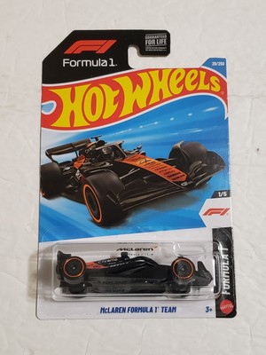 Hot Wheels 2026 McLAREN FORMULA 1 TEAM Black Orange New Case B