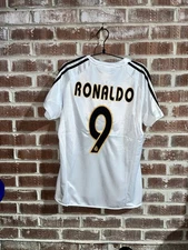 Real Madrid 2004-05 Retro Football Shirt #9 Ronaldo - Large Sized Home Shirt