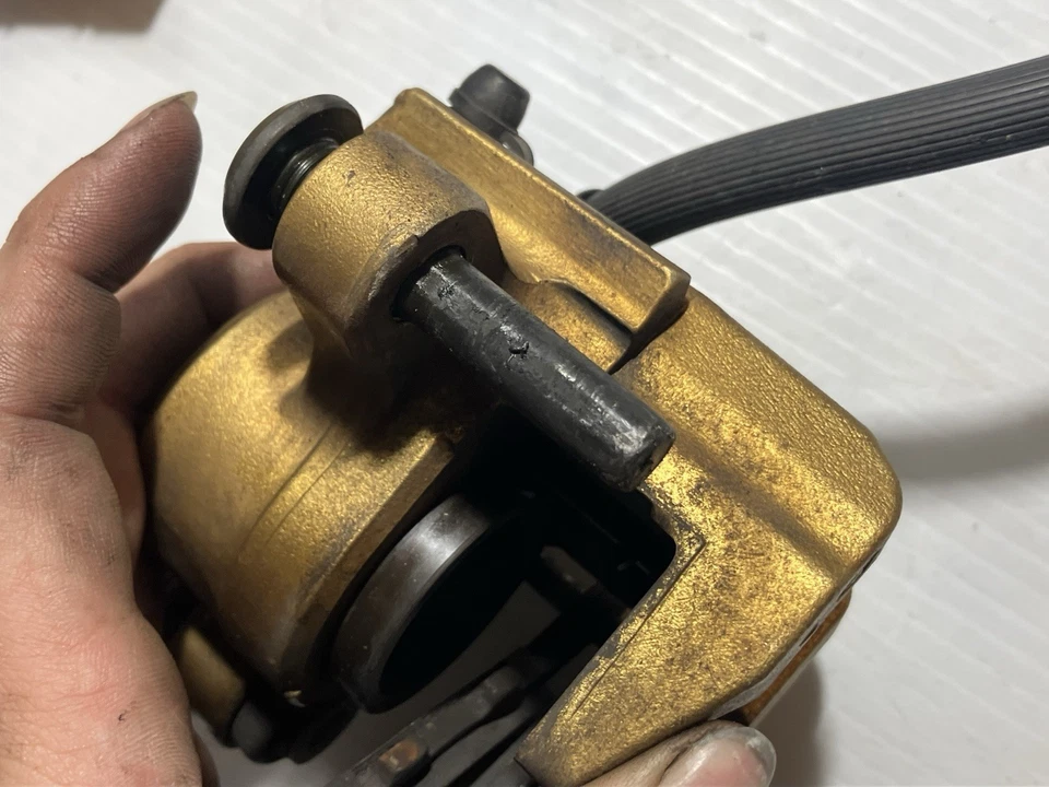 Conjunto de freno trasero Honda Cbr600rr 2004 (fabricante de equipos originales) Foto 4 de 4