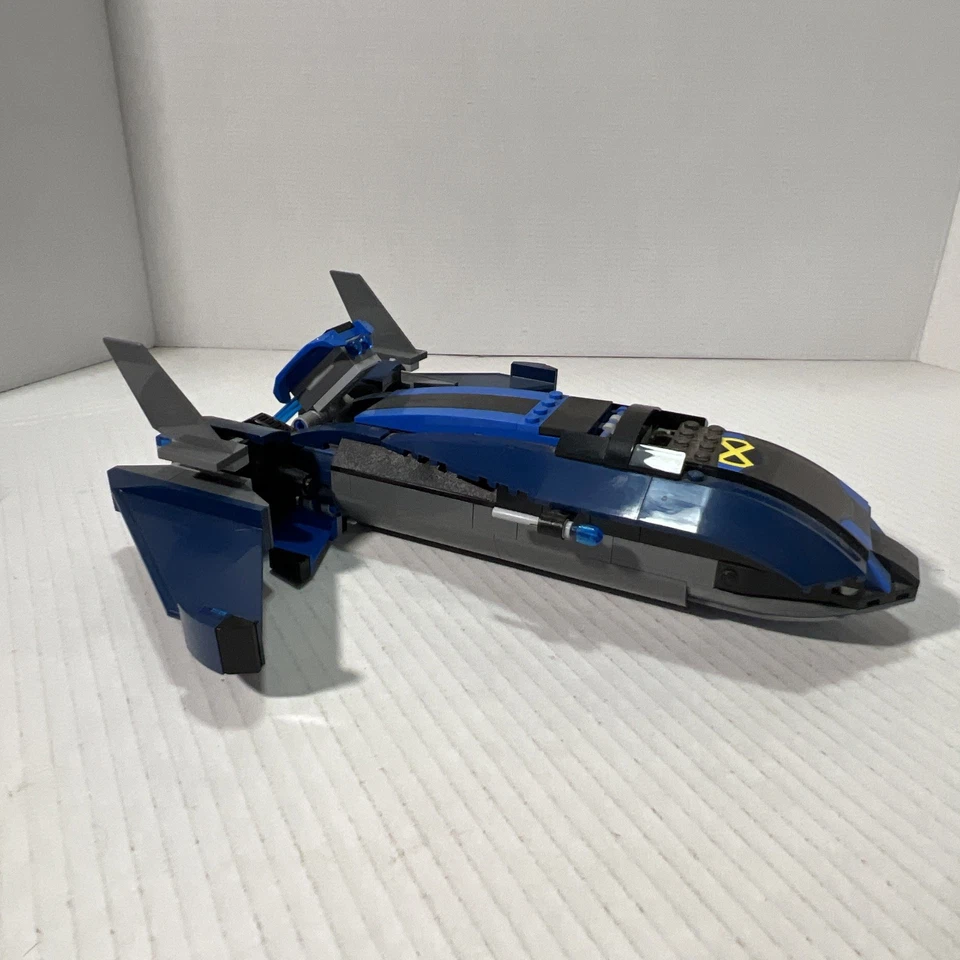 Lego X-Men set 76022 X-Men Vs. The Sentinel 100% Complete w/ Box - Image 2 of 4