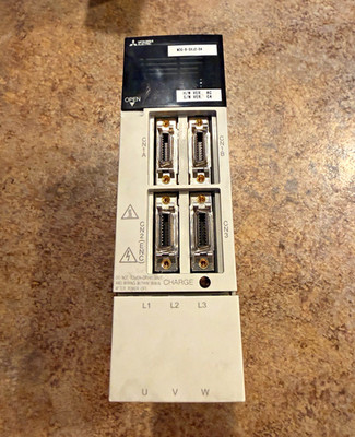 Mitsubishi Electric MDS-B-SVJ2-04 Digital AC 3-Phase Servo Drive Unit 0.4kW