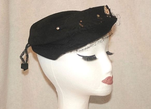 VTG Fascinator or pillbox hat. Beautifully crafted hats from the 1950s VINTAGE Womens 50s Hat HENRY POLLAK Pillbox Fascinator Black  main image 4