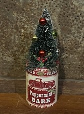 Cepillo para botellas árbol de Navidad camión rojo corteza de menta contenedor de especias 8 1/2"