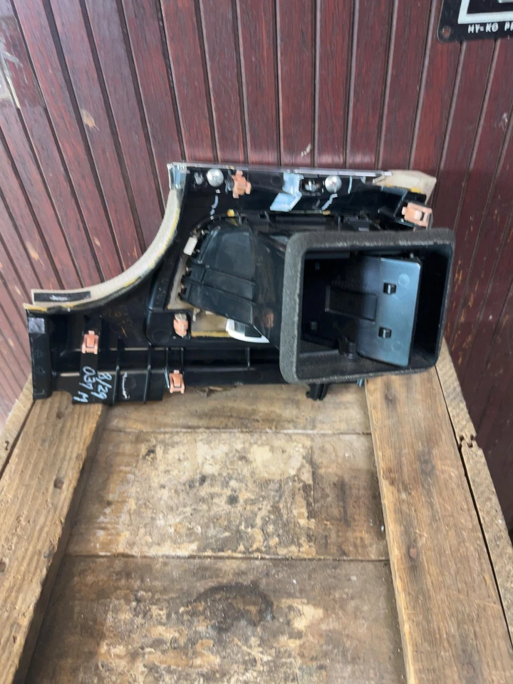 Suzuki Kizashi 2010-2013 ventilación lateral del conductor y moldura OEM Foto 2 de 2