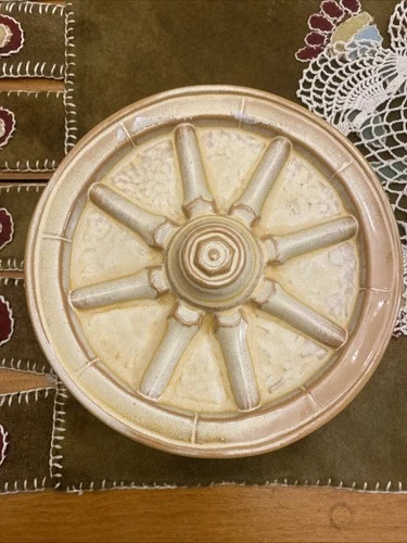 Frankie’s Wagon Wheel Wall Pocket Vase