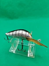 UNKNOWN LURE, MULTI-COLORED, CRANKBAIT.