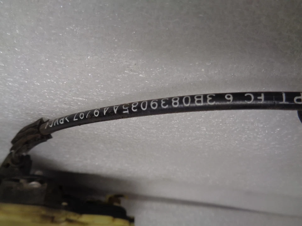 DK81142 1998-2005 VOLKSWAGEN PASSAT PUERTA TRASERA IZQUIERDA CERRADURA PESTILLO ACTUADOR OEM Foto 3 de 4