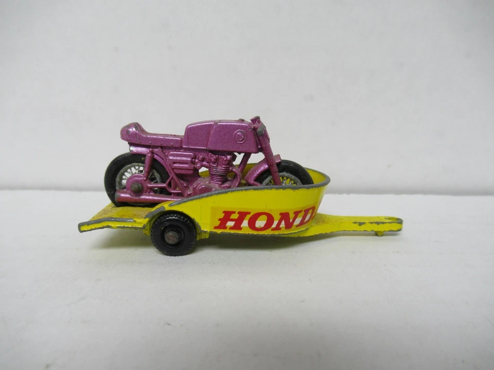 Remolque Honda Matchbox Lesney amarillo con motocicleta púrpura no. 38 Foto 4 de 4