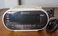 Sony Dream Machine ICF-C318 FM/AM Radio Dual Alarm Clock White Battery Back-up