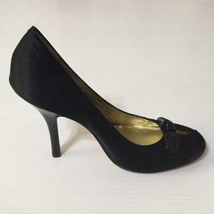 pumps with bows on top