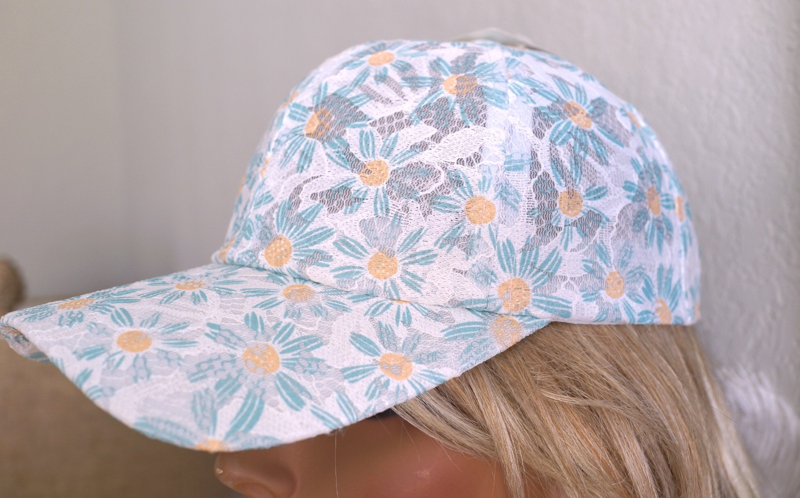New Summer Lace Baseball Cap Hat Women Blue White Daisy Vent