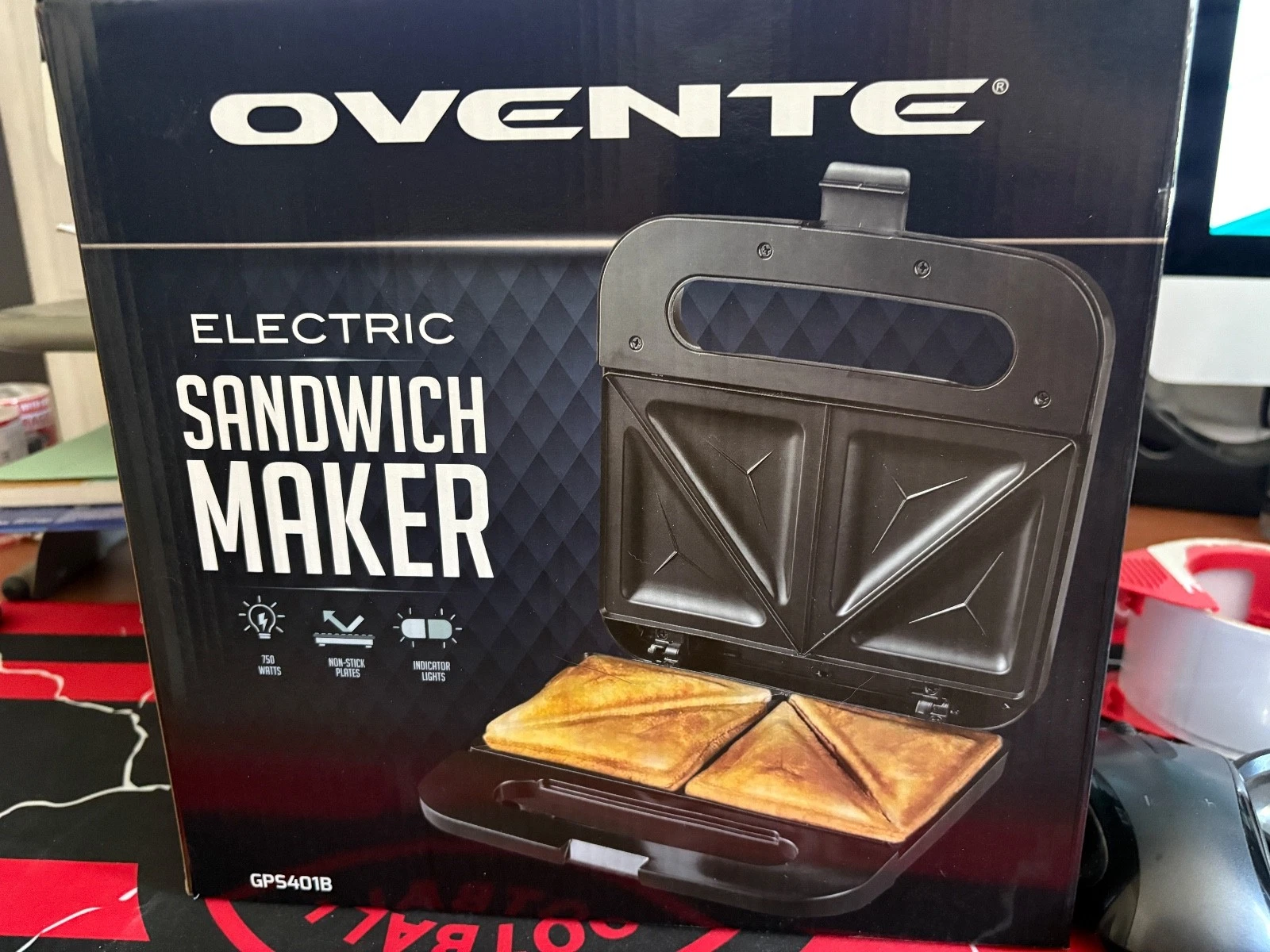 Electric Sandwich Maker, Non-Stick Plates, Indicator Lights, New-Black GPS401B
