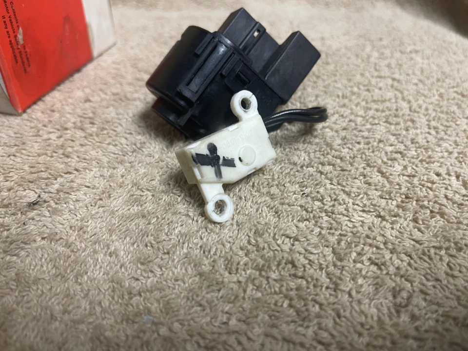 INTERRUPTOR DE ENCENDIDO FORD MOTORCRAFT F4CZ-11572-A 1991-96 ESCORT MERCURY TRACER NUEVO DE STOCK Foto 3 de 4