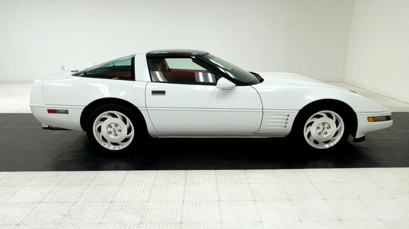 1994 Arctic White Chevrolet Corvette   | C4 Corvette Photo 6
