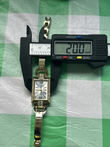 Alexis Bendel Gold Tone Rhinestone Bezel Women’s Tank Watch - 第 11/12 張圖片