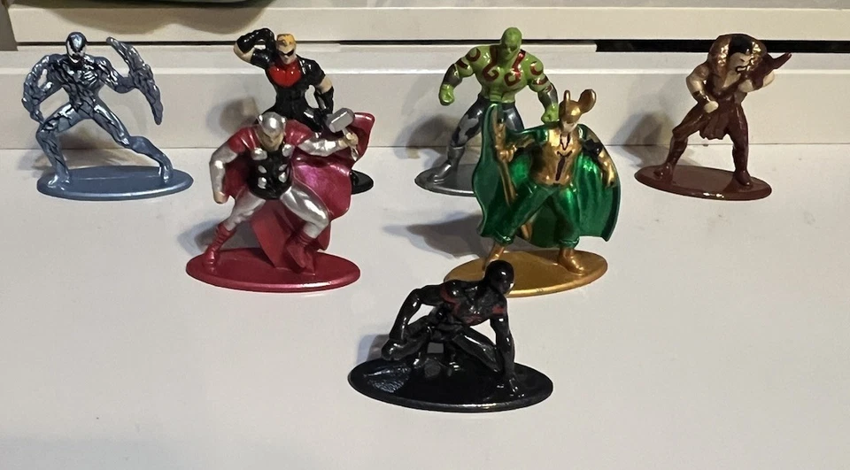 Jada Toys Marvel/DC Nano Metalfigs Mini-Figures DieCast Metal Lot of 8 Figures - Изображение 3 из 4