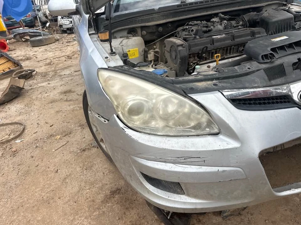 2009 Hyundai i30 Oil Cap Petrol Auto FD Model #B736 - image 4 of 4