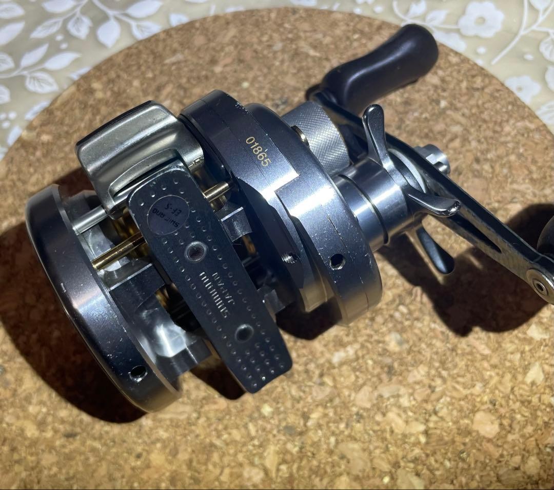 SHIMANO CALCUTTA CONQUEST 100DC ZPI Carbon Handle Fishing Reel