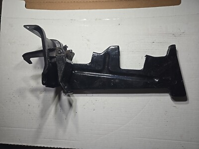 67-72 1969 70 CHEVY TRUCK SUBURBAN BLAZER CST K10 K20 C10 C20 HOOD LATCH Oem 