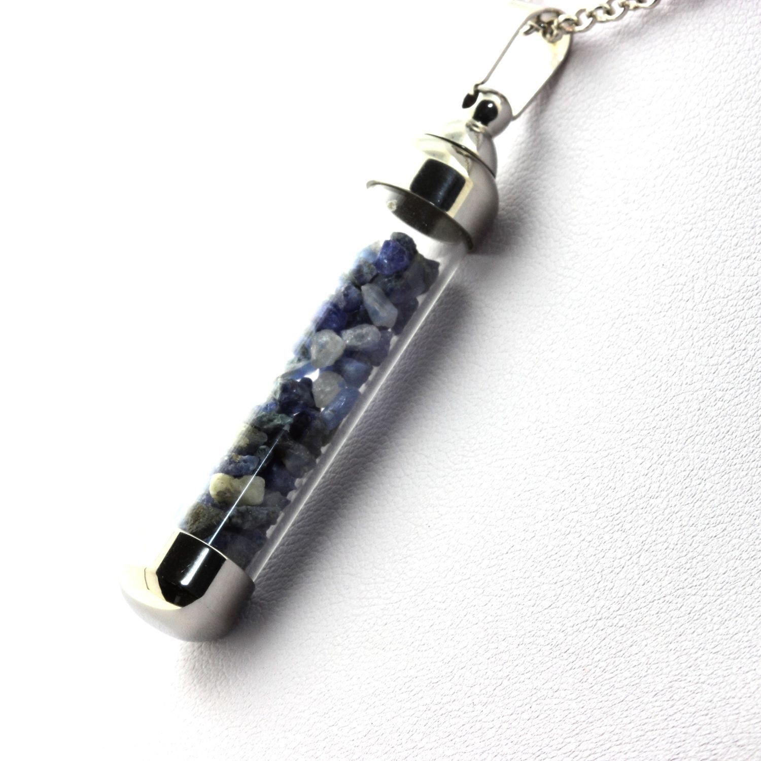 Collier Benitoite brut avec pendentif tube de 50 mm en argent