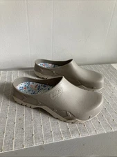 Gardenline Garden Clogs Size 9/10 Gray Pebbled Synthetic Model 842811 NWT