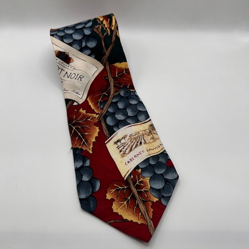 Men's RM Style Wine Grapes & Bottle Labels 100% Silk Necktie Made in the USA