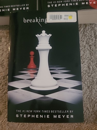 Twilight Saga by Stephenie Meyer - Paperbacks, Twilight, Eclipse & Breaking Dawn - Picture 5 of 9