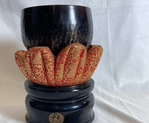 "reserved bassweasel" Soka Gakkai Buddhist Rin Bell w/ Stand Futon