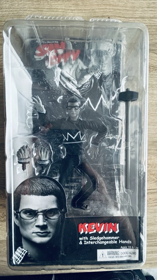 Neuf en Boîte NECA Sin City Séries 2 Action Jouet Figurine Kevin Noir et Blanc - Photo 2/4