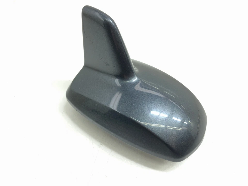 Mercedes-Benz CLS550 2012-2018 techo exterior aleta de tiburón antena y cubierta OEM. Foto 3 de 4