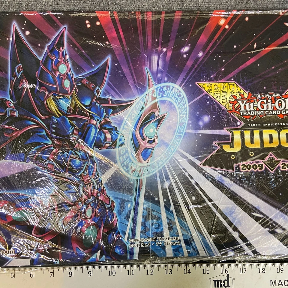YuGiOh! Alfombra de juego MAGICIAN OF CHAOS JUECES 2009 2019 alfombra de juego 14"x24" promoción sellada Foto 3 de 4