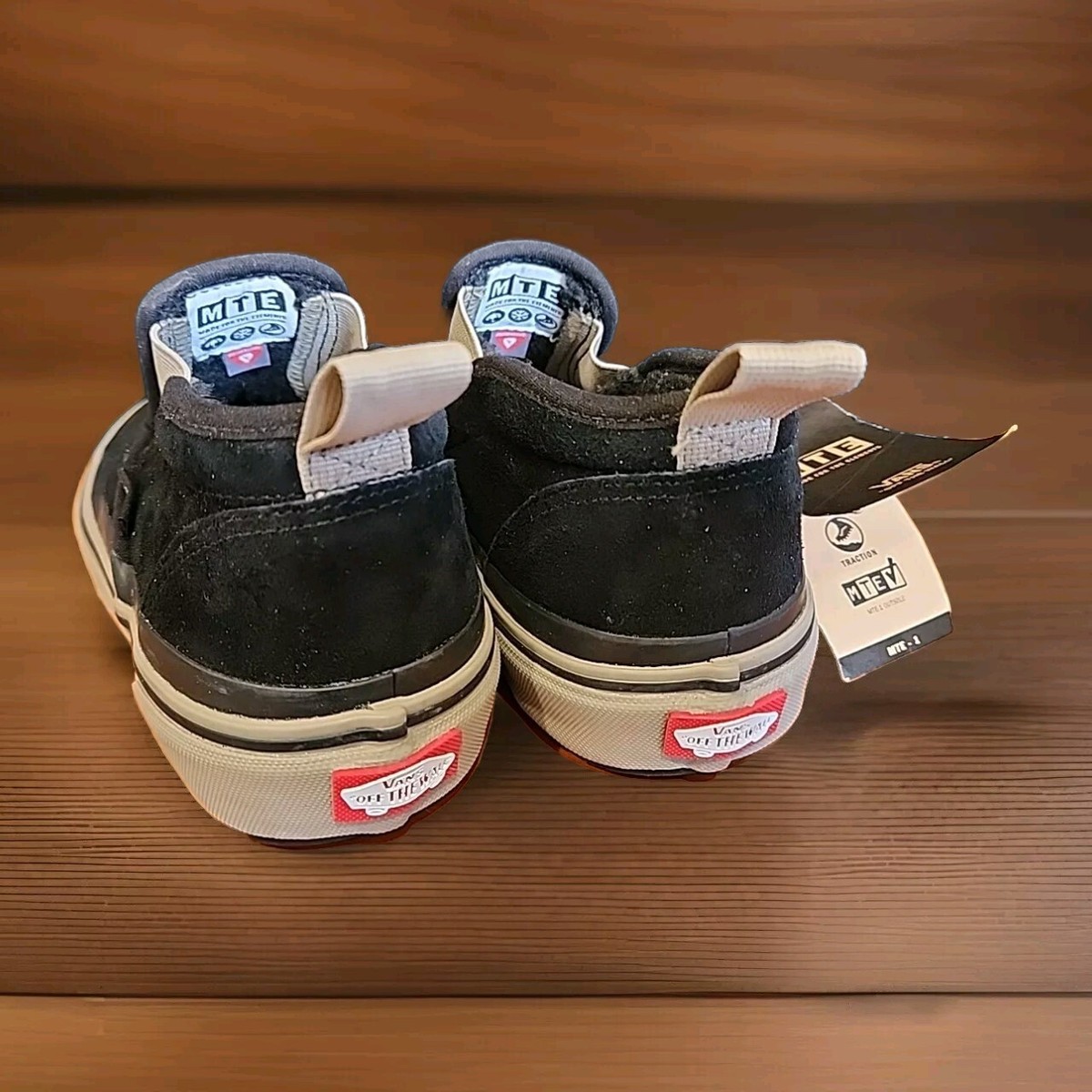 国内配送 VANS SLIP ON MID BOA BLACK Vans MTE Standard Mid Boa Waterproof Boots - black/black