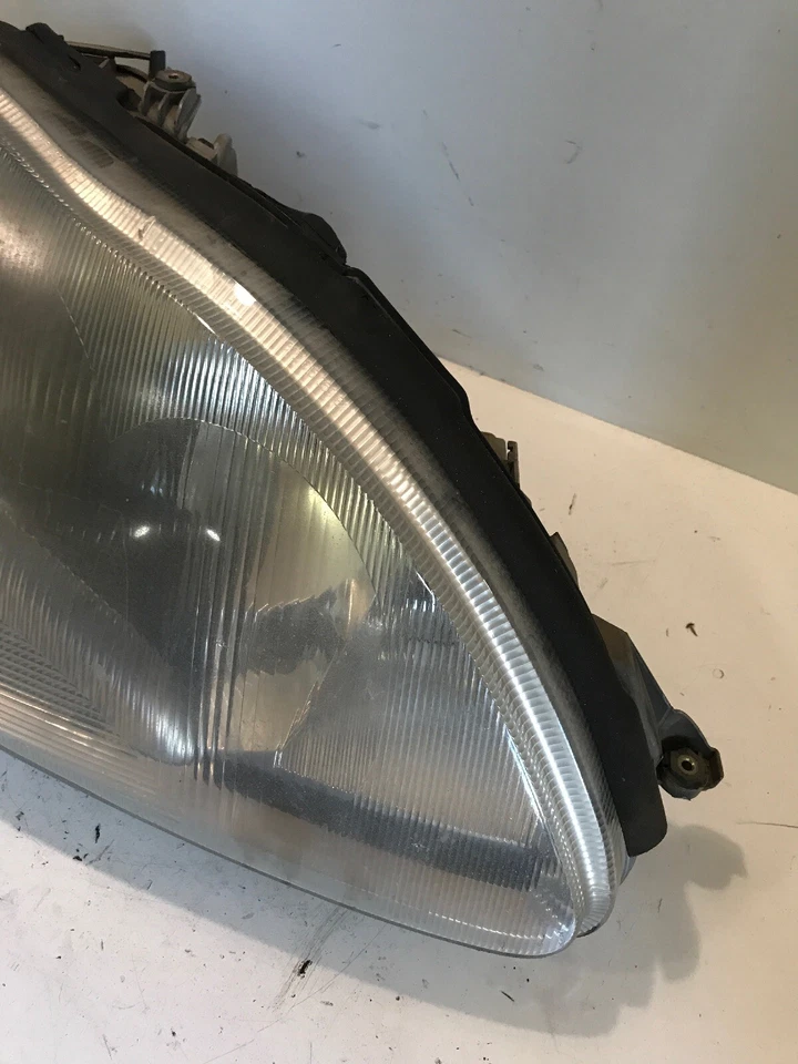 Mercedes W220 S Class Front Right Headlight A2208200261 0301153002 Genuine 2000 - Image 3 of 4