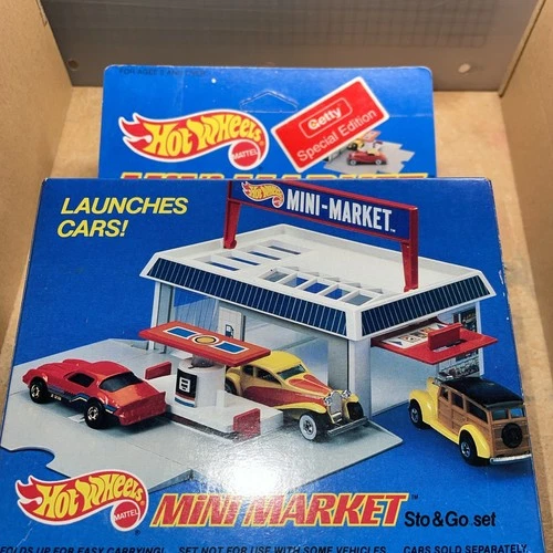 Vintage Hot Wheels Mini Market Sto & Go Set (Getty Edition) SEALED