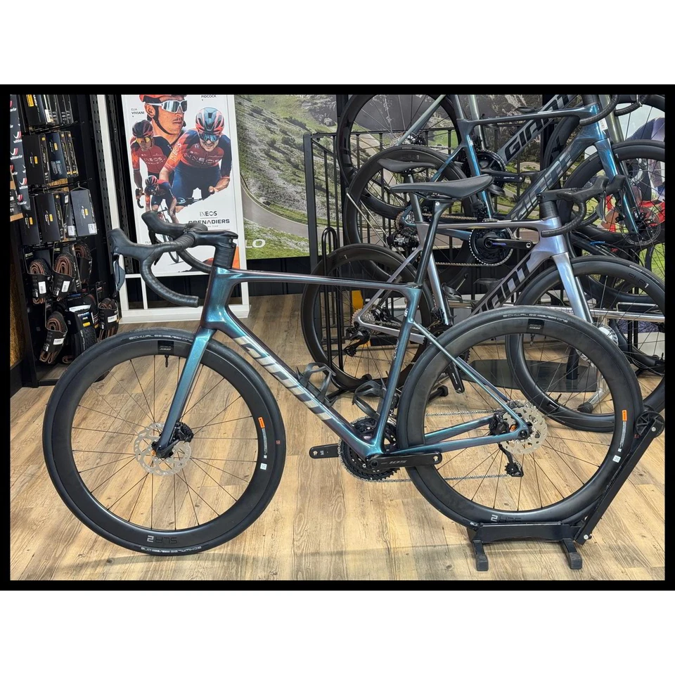 Giant Defy Advanced 0 M-Large Ocean Twlight Custom Build 2024 - Bild 2 von 4